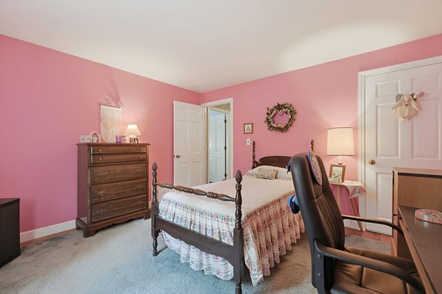 31 Pennacook St, Norfolk, MA 02056