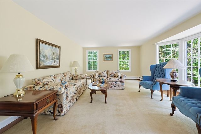 31 Pennacook St, Norfolk, MA 02056