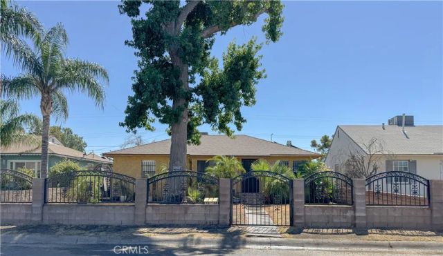 1504 El Toro, Bakersfield, CA 93304