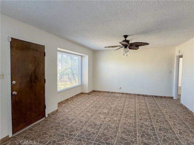 1504 El Toro, Bakersfield, CA 93304