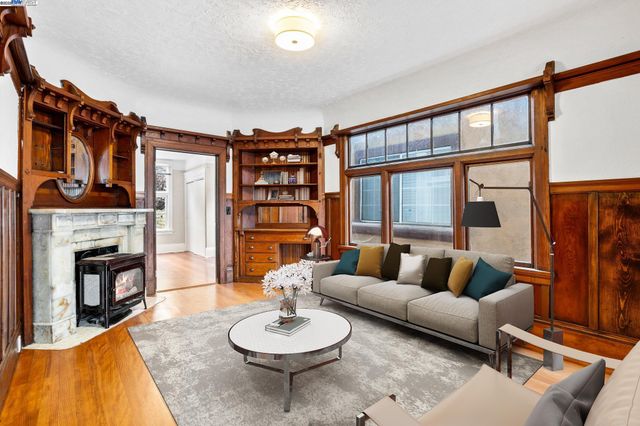 857 Athens Ave, Oakland, CA 94607