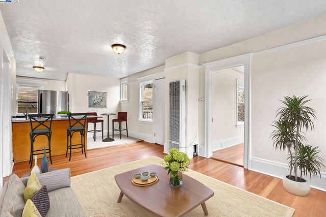 857 Athens Ave, Oakland, CA 94607