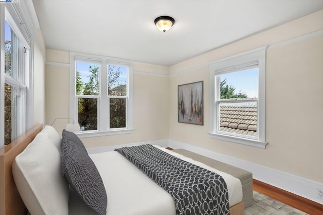 857 Athens Ave, Oakland, CA 94607