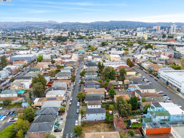 857 Athens Ave, Oakland, CA 94607