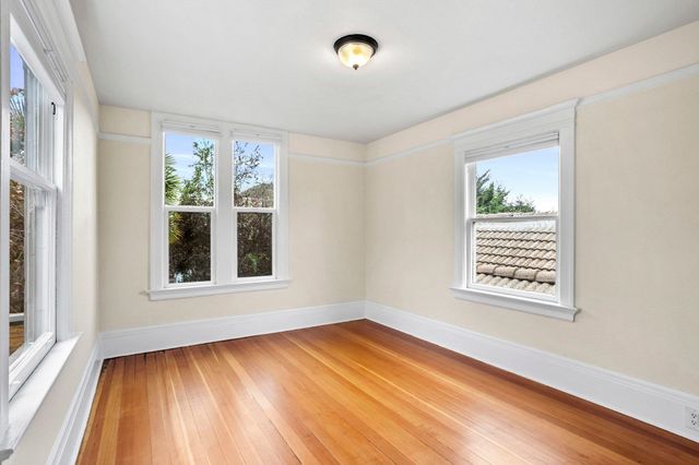 857 Athens Ave, Oakland, CA 94607