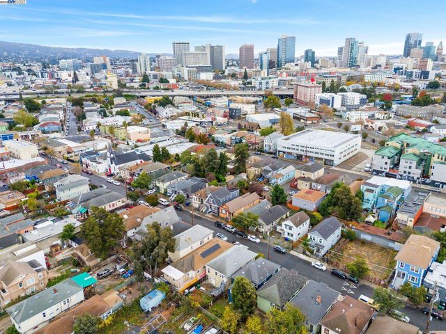 857 Athens Ave, Oakland, CA 94607