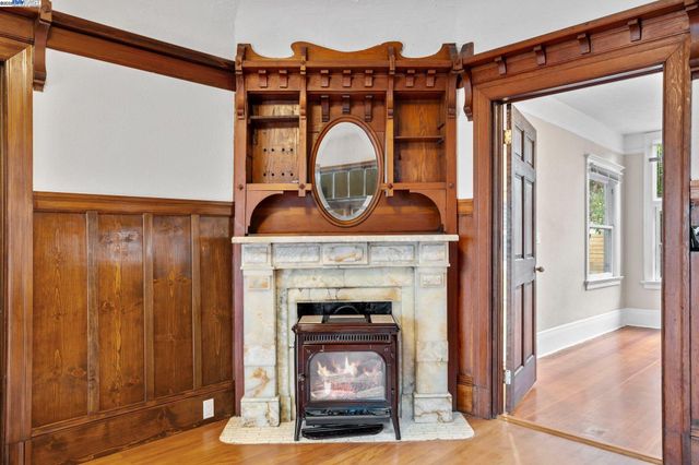 857 Athens Ave, Oakland, CA 94607