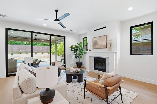 1904 Sharon LN, Austin, TX 78703