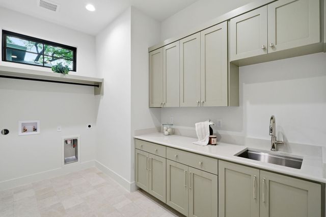 1904 Sharon LN, Austin, TX 78703