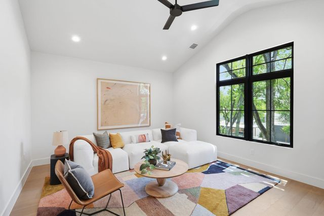 1904 Sharon LN, Austin, TX 78703