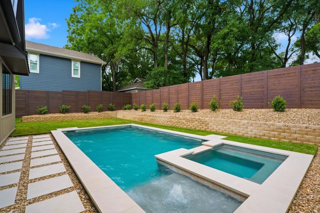 1904 Sharon LN, Austin, TX 78703