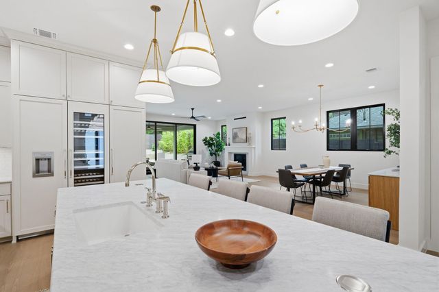 1904 Sharon LN, Austin, TX 78703