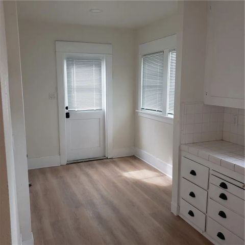 811 Lime Avenue, Long Beach, CA 90813