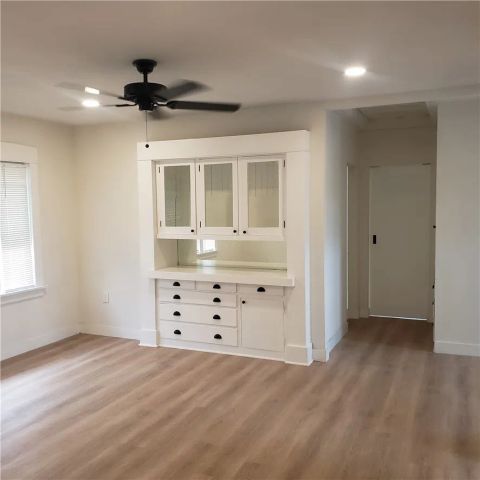 811 Lime Avenue, Long Beach, CA 90813