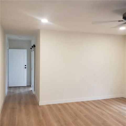 811 Lime Avenue, Long Beach, CA 90813