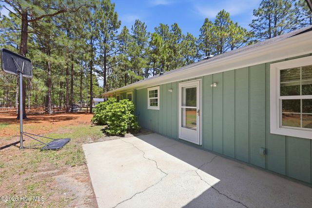 126 Edgewater Drive, West End, NC 27376