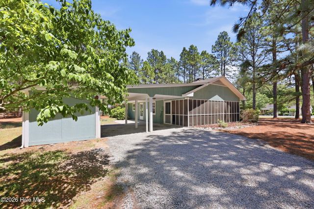 126 Edgewater Drive, West End, NC 27376
