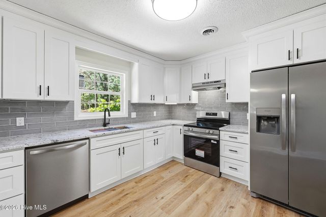 126 Edgewater Drive, West End, NC 27376