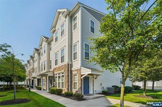 24 Jasmine Lane 1212, Garfield, NJ 07026