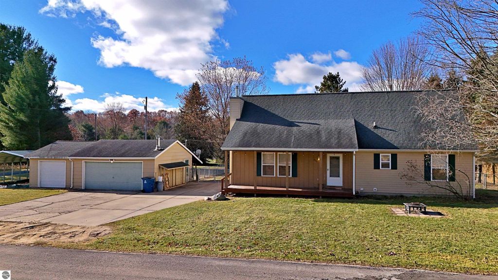 Image 5 of property listing at 303 Wolfe, Luther, MI 49656