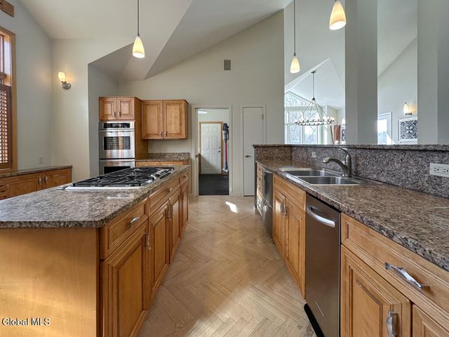 3 Heron Hollow Road, Queensbury, NY 12804