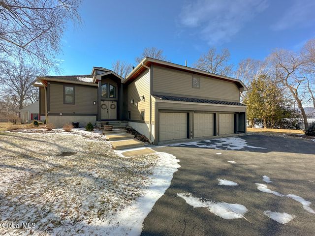 3 Heron Hollow Road, Queensbury, NY 12804