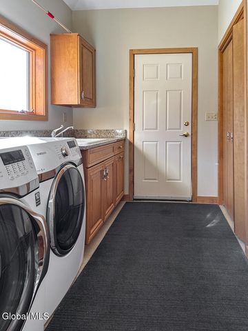 3 Heron Hollow Road, Queensbury, NY 12804