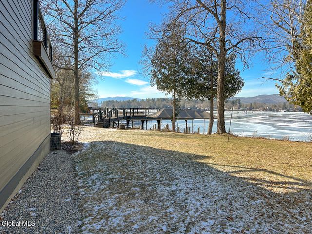 3 Heron Hollow Road, Queensbury, NY 12804