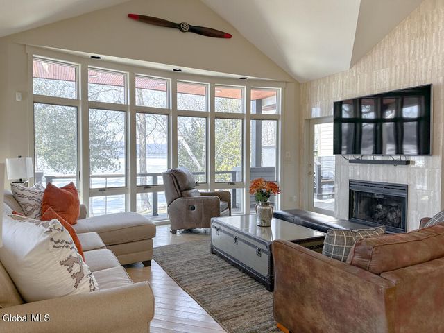 3 Heron Hollow Road, Queensbury, NY 12804