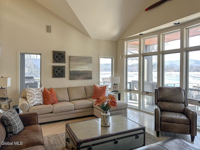 3 Heron Hollow Road, Queensbury, NY 12804