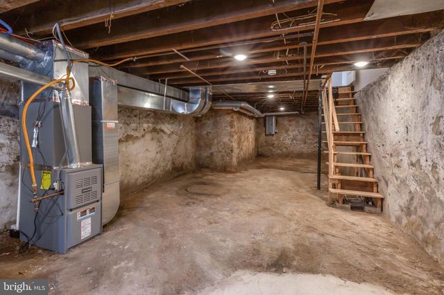 2516 W MASTER ST, Philadelphia, PA 19121