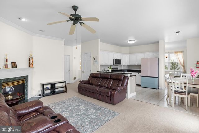 4 BONNER CT, Pennington, NJ 08534