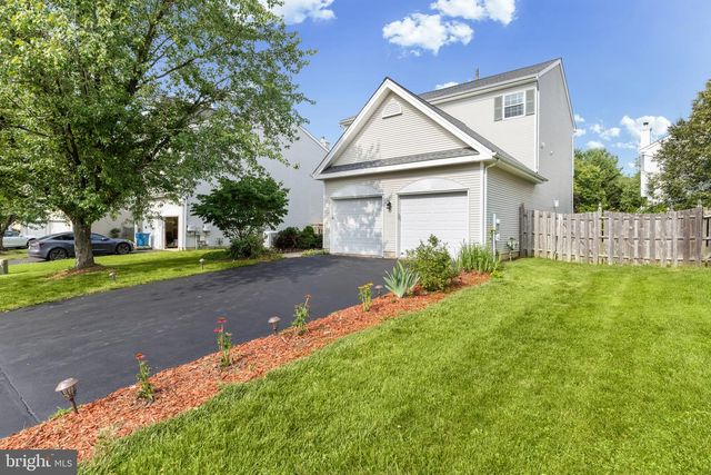4 BONNER CT, Pennington, NJ 08534