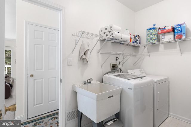 4 BONNER CT, Pennington, NJ 08534