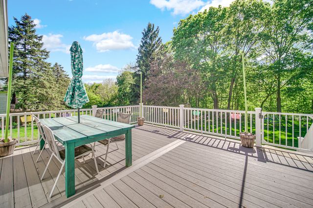 104 Poplar Road, Yorkville, IL 60560