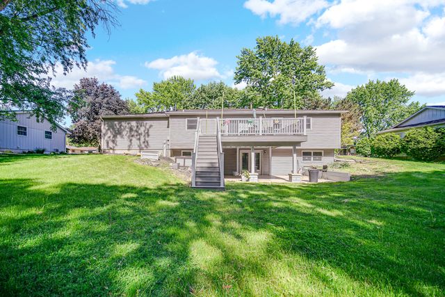 104 Poplar Road, Yorkville, IL 60560
