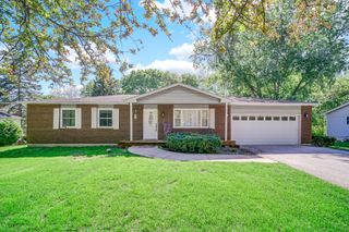 104 Poplar Road, Yorkville, IL 60560