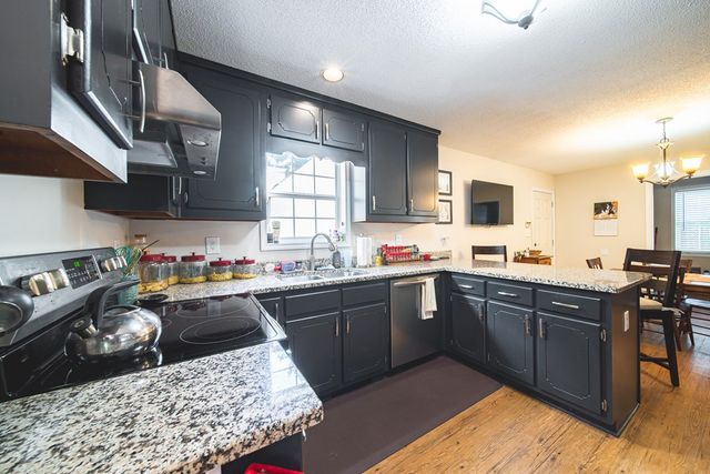 200 Lake Amah Lee Road, Hampton, GA 30228