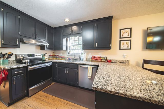 200 Lake Amah Lee Road, Hampton, GA 30228