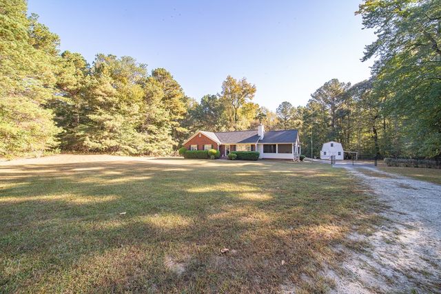 200 Lake Amah Lee Road, Hampton, GA 30228