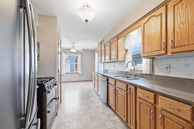 1616 Clark COURT, South Milwaukee, WI 53172