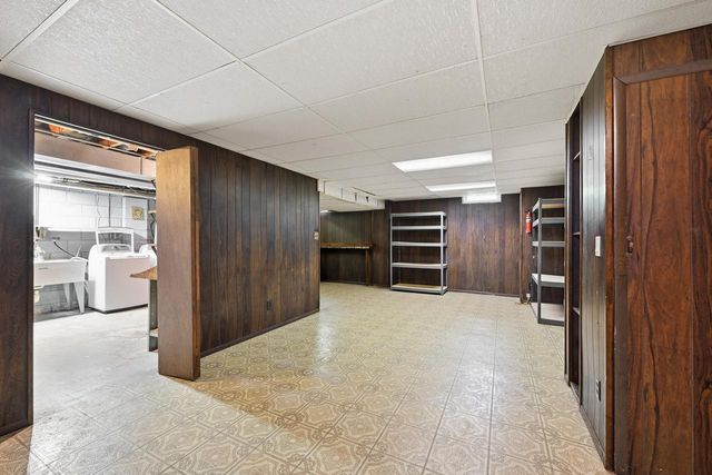 1616 Clark COURT, South Milwaukee, WI 53172