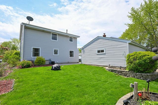 1616 Clark COURT, South Milwaukee, WI 53172