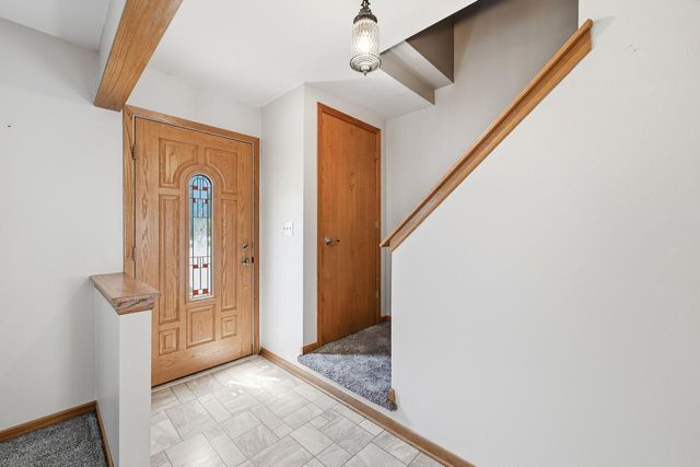 1616 Clark COURT, South Milwaukee, WI 53172
