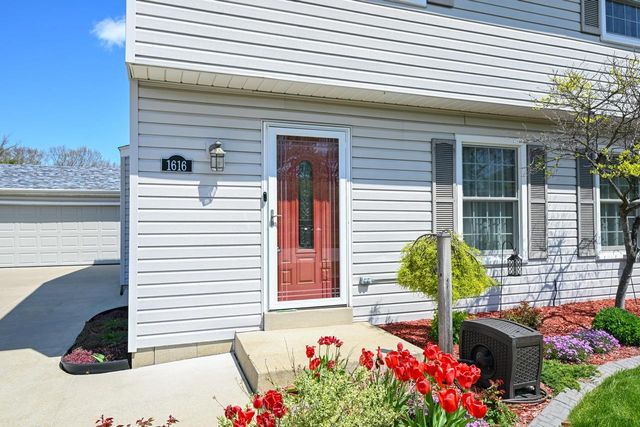 1616 Clark COURT, South Milwaukee, WI 53172