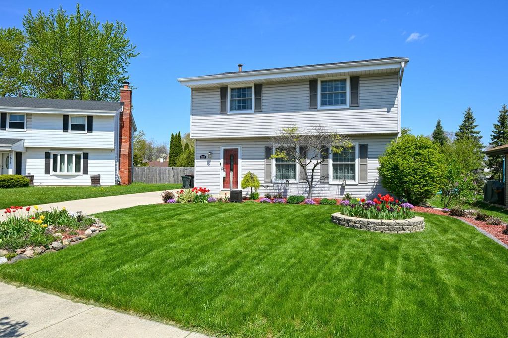 1616 Clark COURT, South Milwaukee, WI 53172