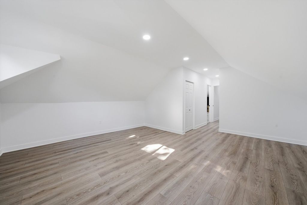 Image 11 of property listing at 8219 S Throop Street, Chicago, IL 60620
