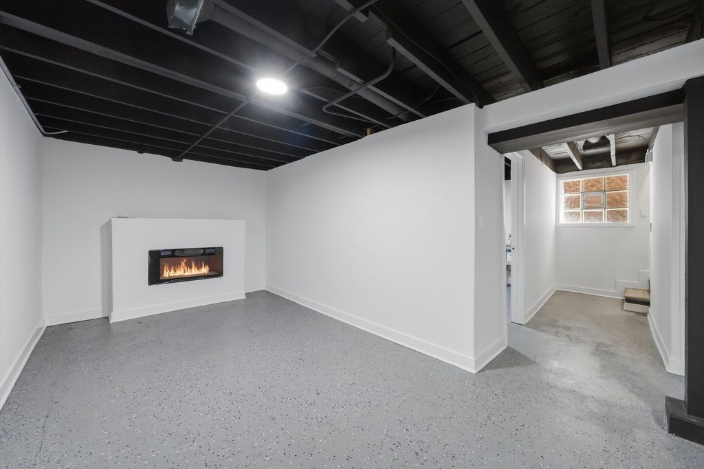 Image 19 of property listing at 8219 S Throop Street, Chicago, IL 60620