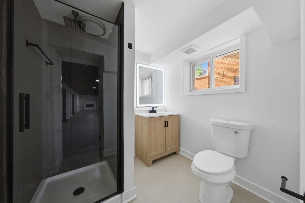 Image 21 of property listing at 8219 S Throop Street, Chicago, IL 60620
