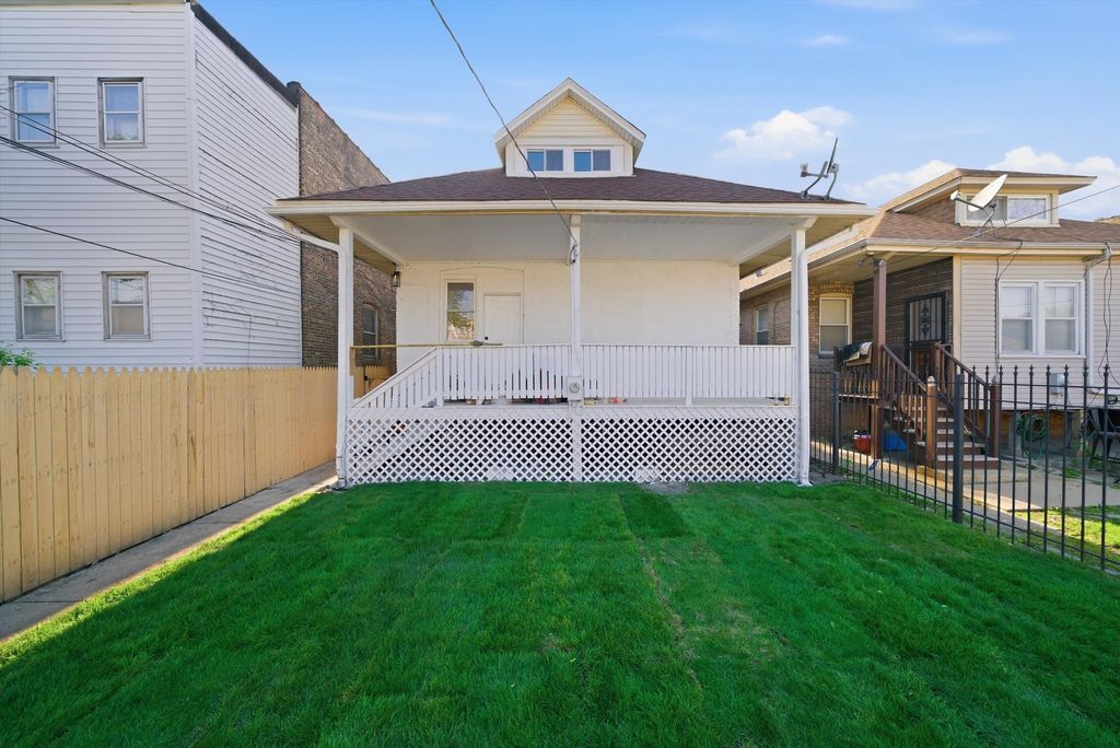 Image 22 of property listing at 8219 S Throop Street, Chicago, IL 60620